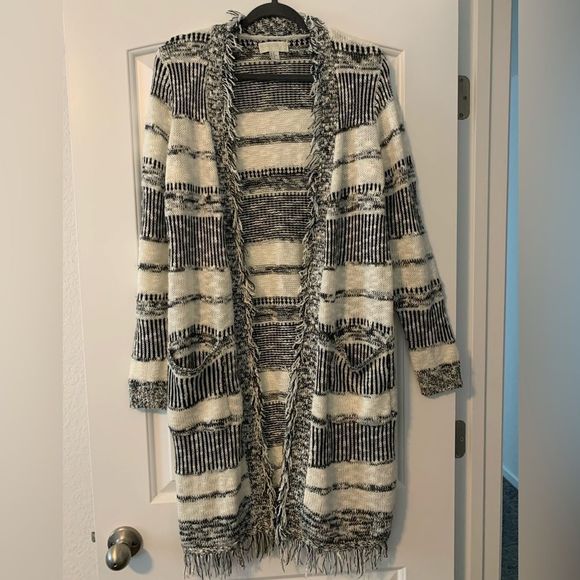 Forever 21 Sweaters - Forever 21 Plus sweater.  Size: XL.  Pockets. Fringe.